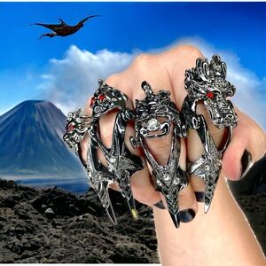 Set of dragon claws